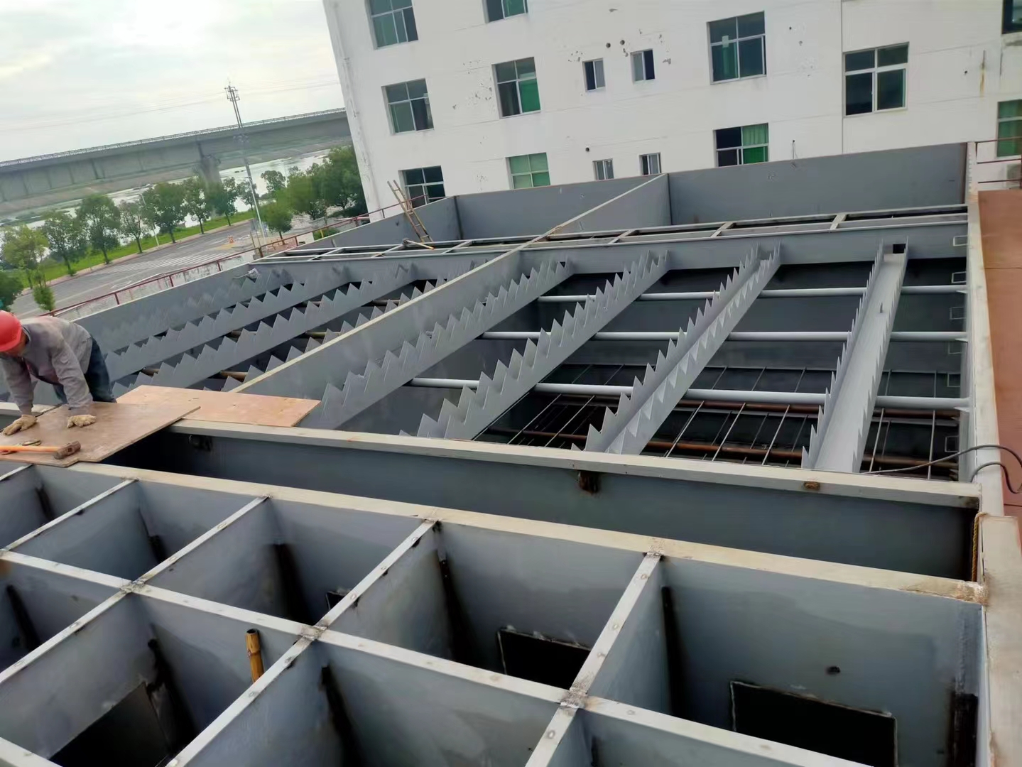 凈水廠(chǎng)如何選購(gòu)一體化凈水器?